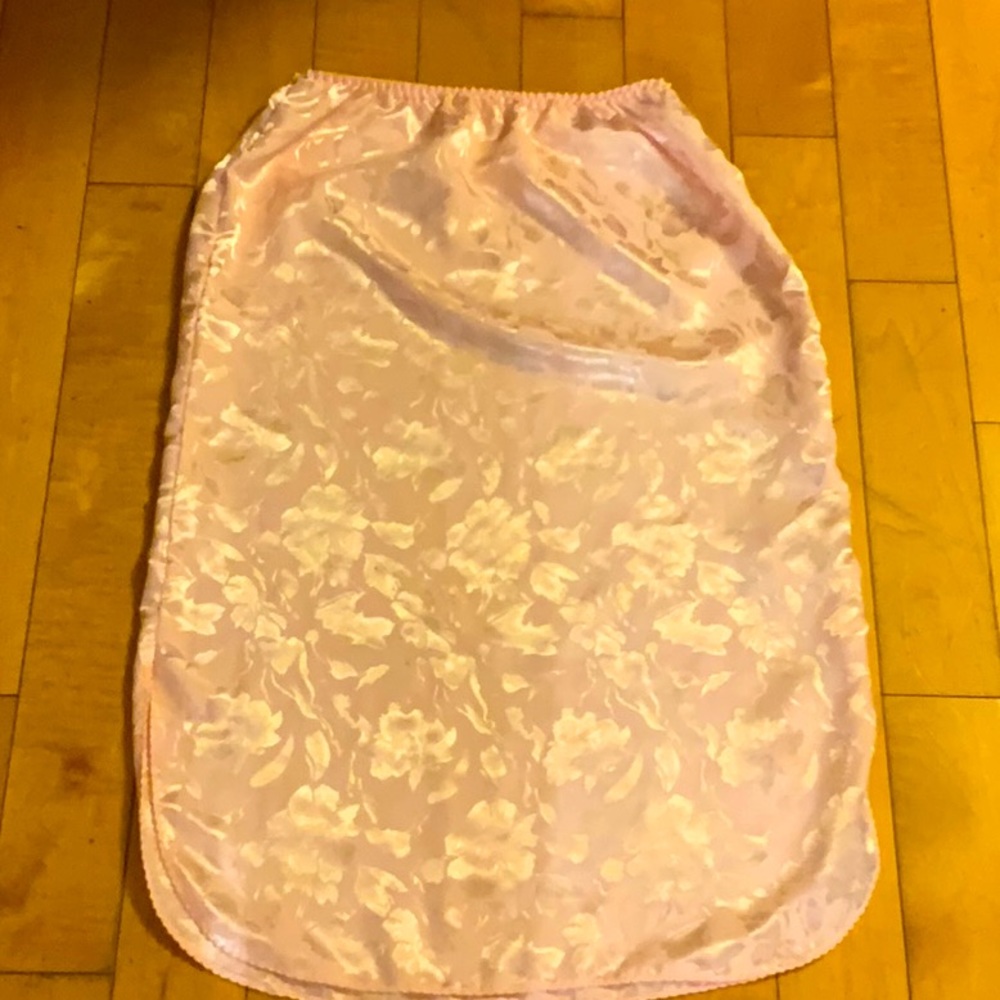 Vintage Pink Floral Half Slip‎